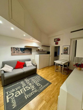MODERN STUDIO APARTMENT NEAR CALIFORNIA METRO STATION for the FASHION WEEK
